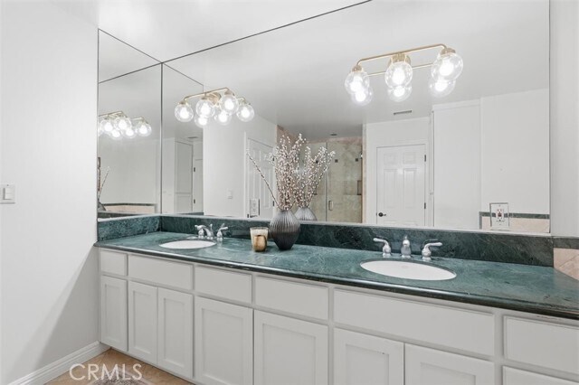 Building Photo - 1738 Manhattan Ave