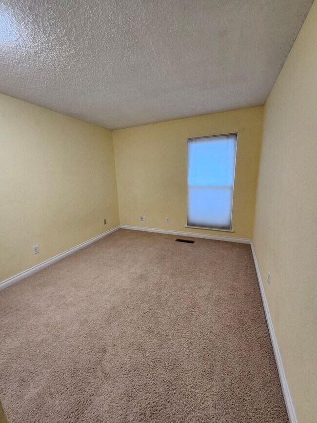 Building Photo - Centrally Located Richland Home, Close to Columbia Center Amenities!