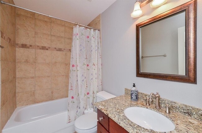 Building Photo - 3316 Clearview Cir