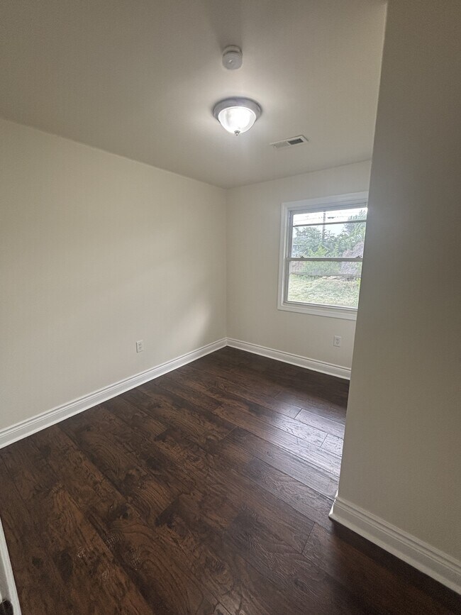 Building Photo - 2059 Roosevelt Pl