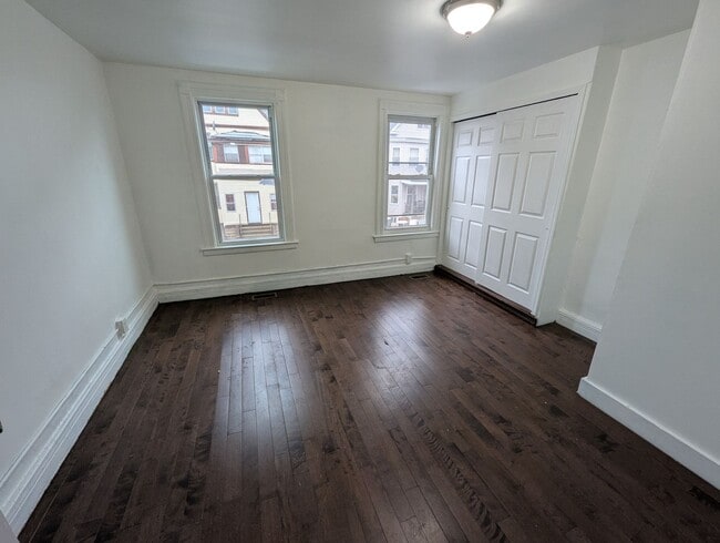 Building Photo - 254 N 19th St