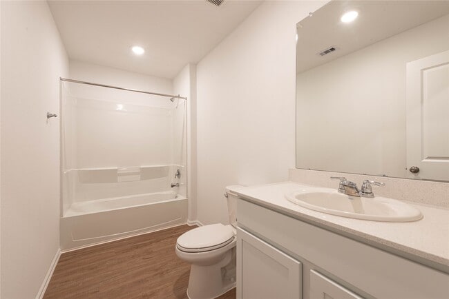 Building Photo - 913 Oak Mist Ln