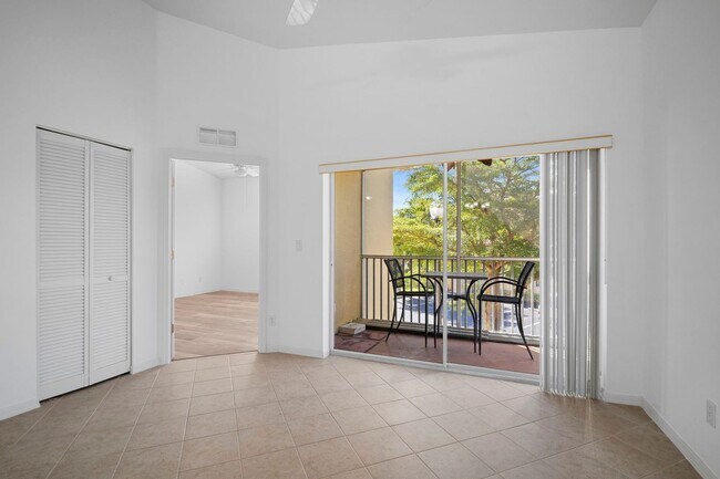 Building Photo - Beautiful 3-bedroom, 2-bathroom in Gated community located in Fort Myers