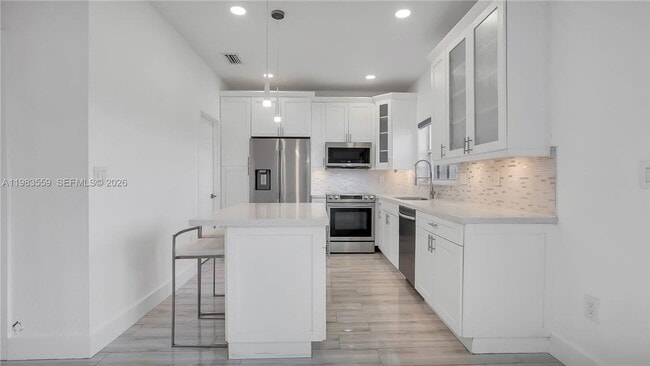 Building Photo - 4991 SW 135th Ave