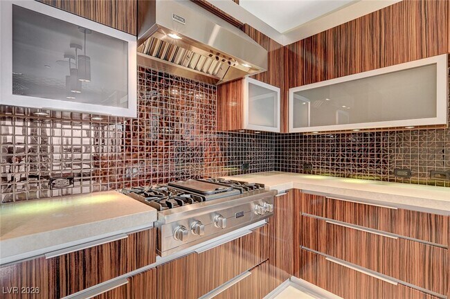 Building Photo - 3750 S Las Vegas Blvd