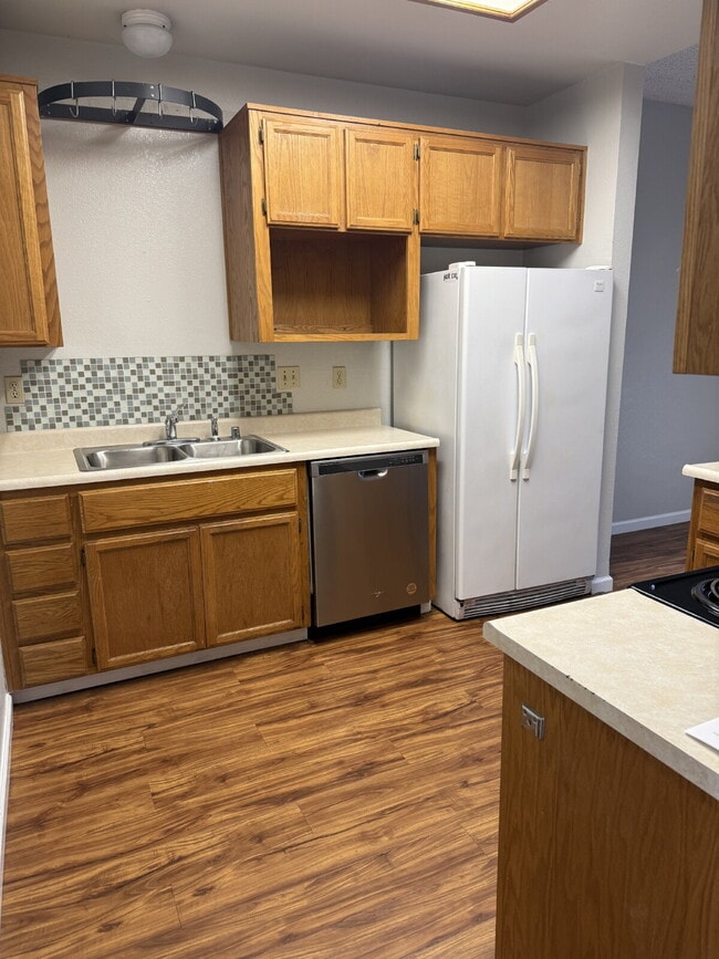 Building Photo - Charming 2-Bedroom, 2.5-Bath Home Just a Short Walk to Downtown Pleasanton