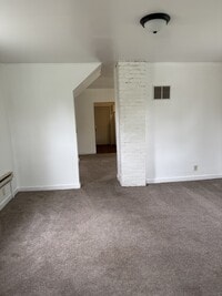 Building Photo - 5009 Hoagland Ave