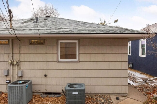 Building Photo - 4539 Bloomington Ave