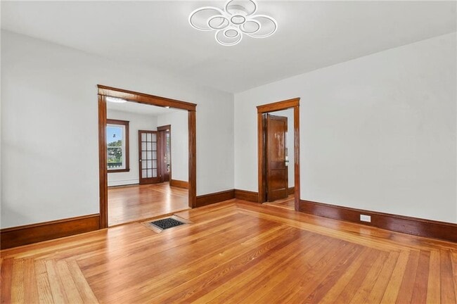 Building Photo - 360 Orient Ave