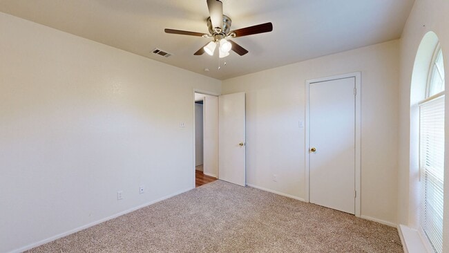 Building Photo - 2 WEEKS FREE + PRICE IMPROVEMENT $1,295!!!