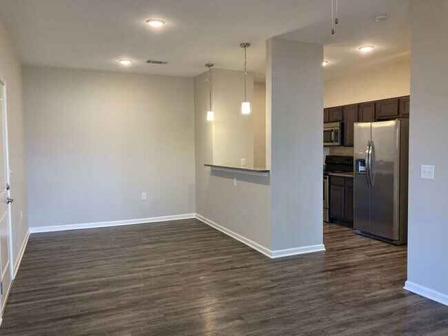 Building Photo - Renovated Mallard Creek Apartment for Lease!