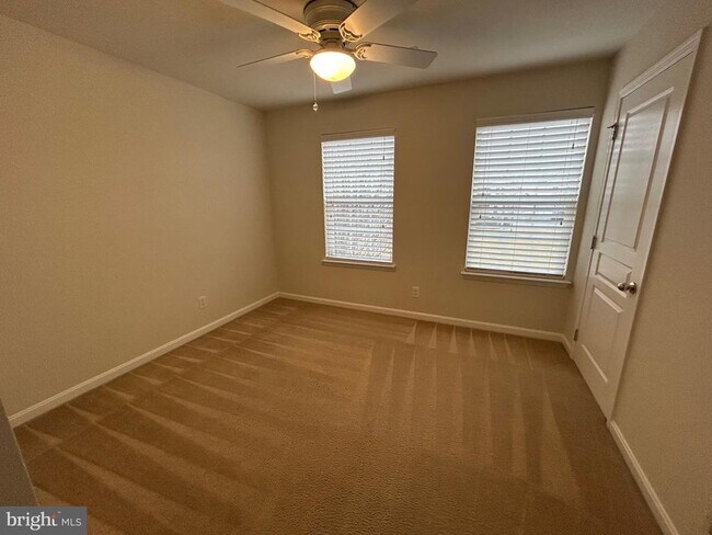 Building Photo - 44 Clement Ct