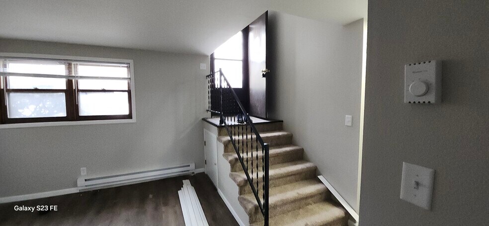 Building Photo - 622 Conklin Ave
