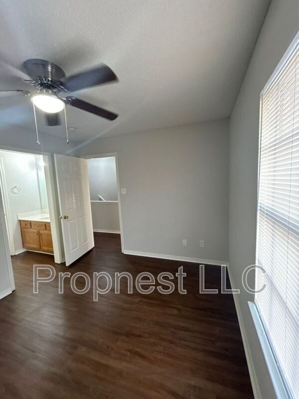 Building Photo - 801 Barrington Woods Cove