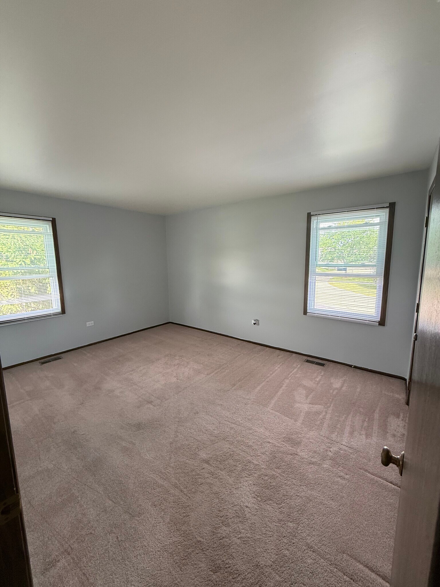 Building Photo - 1070 Glouchester Hbr