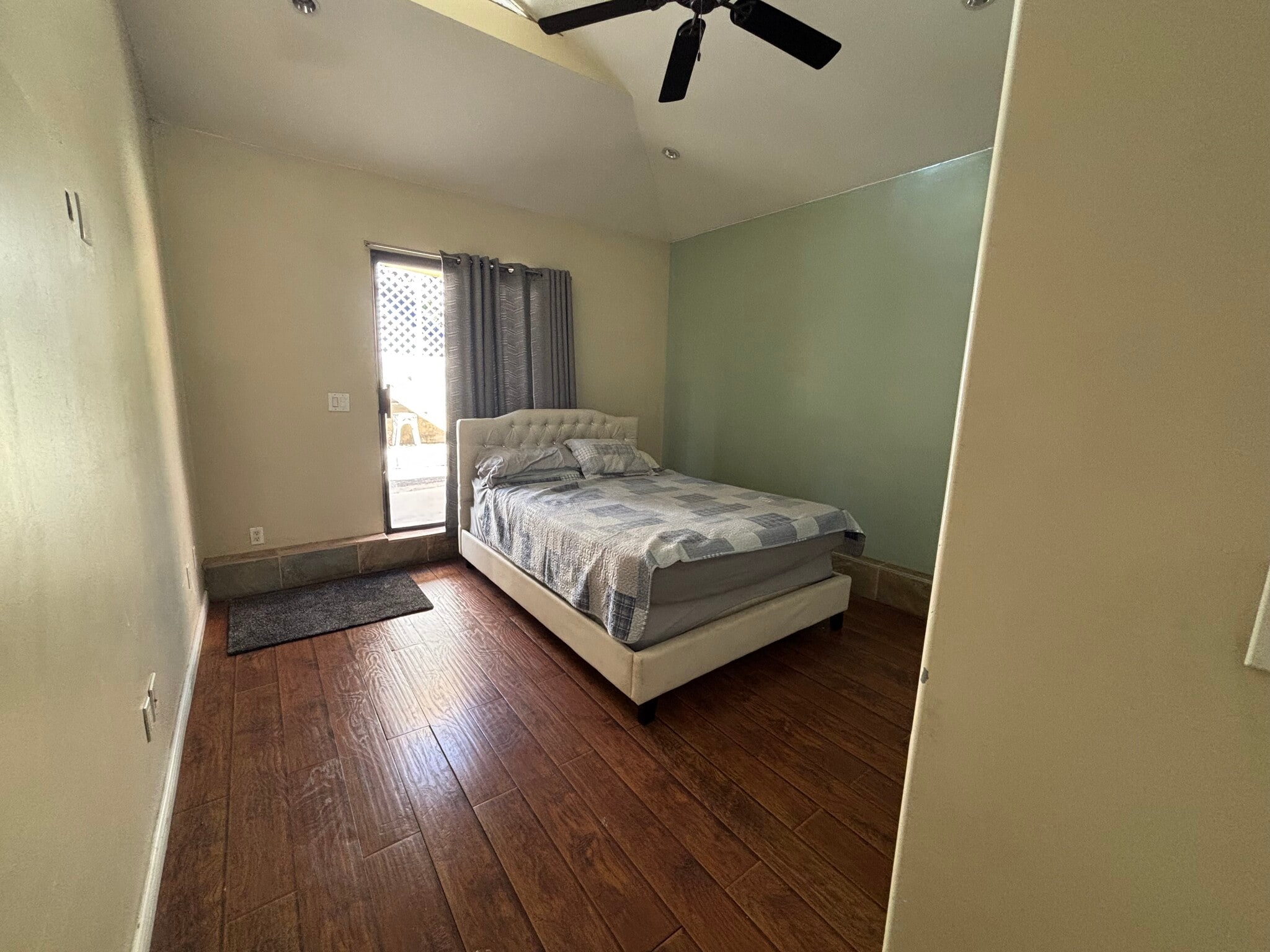 Building Photo - 1817 N Ave 53