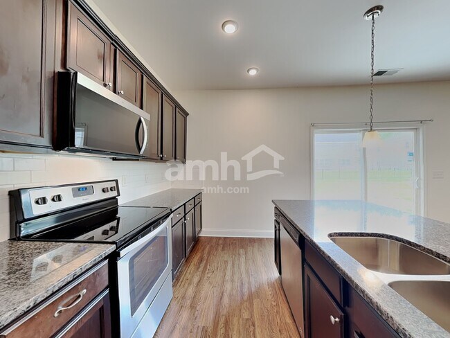 Building Photo - 112 Pullen Dr
