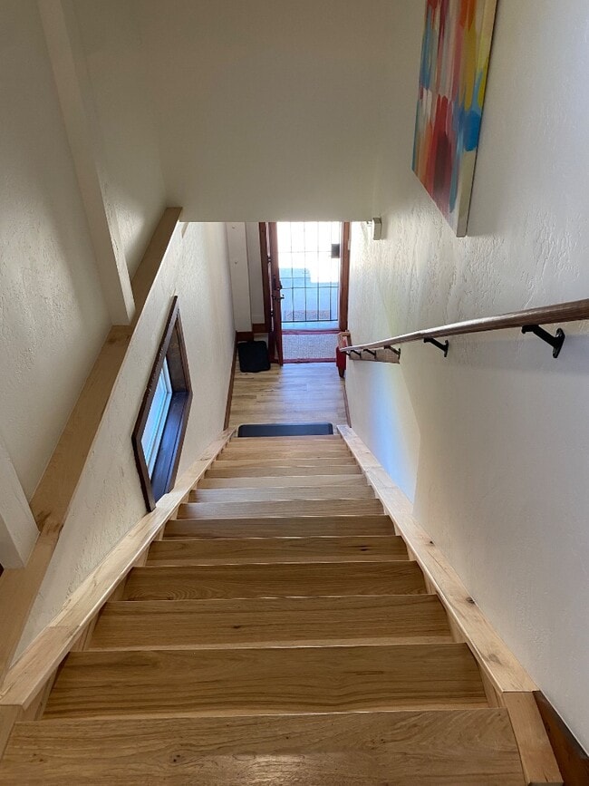 Building Photo - 444 E Montezuma Ave