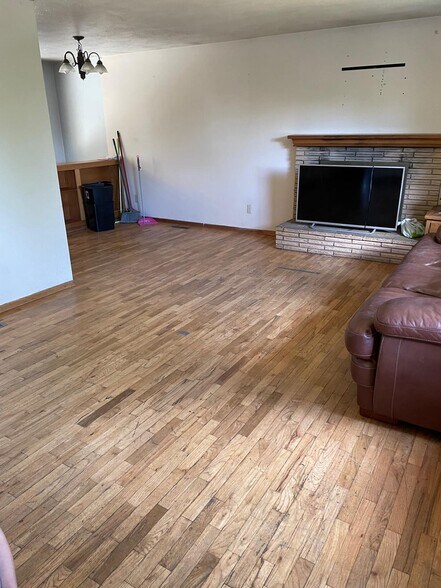 Building Photo - 1415 NW Deane St