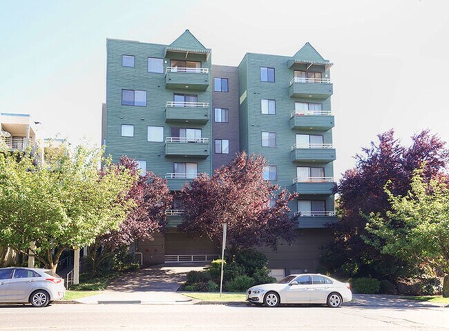 Building Photo - Avalon West Apartments