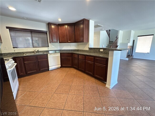 Building Photo - 2616 Courlan Dr