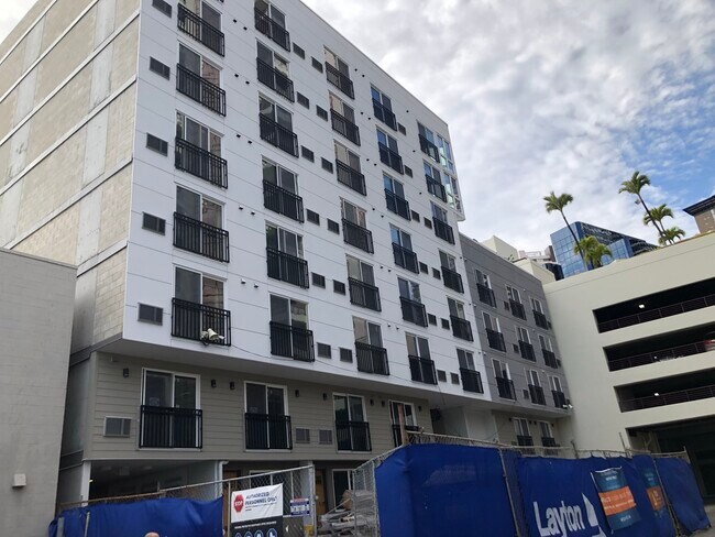 Building Photo - 803 Waimanu St