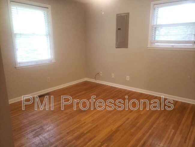 Building Photo - 206 Highland Ave