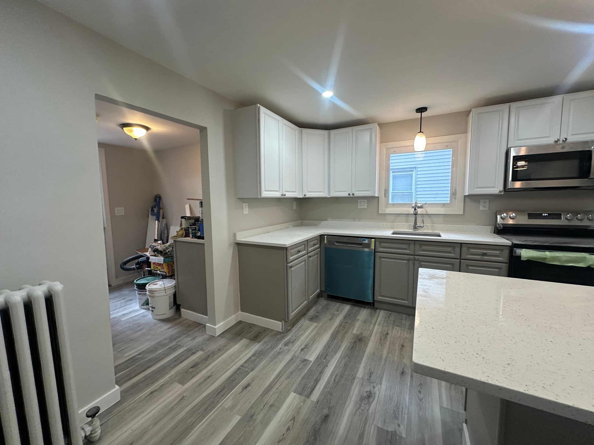 Building Photo - 13 Gladstone St