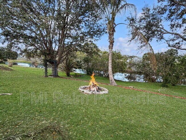 Building Photo - 117 SW Glenwood Dr