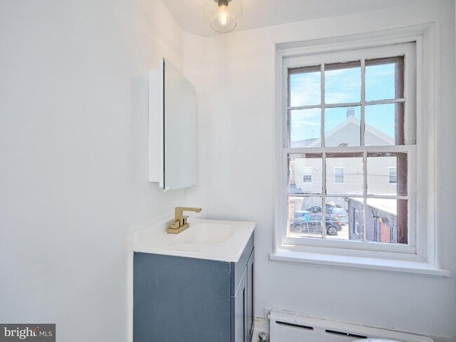 Building Photo - 14 W Bridge St