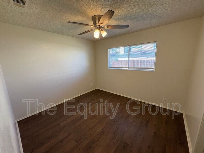 Building Photo - 1331 S Crowe St