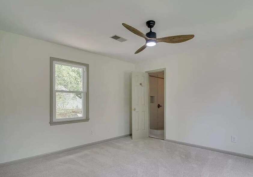 Upstairs bedroom - 94 Bristlecone Ln