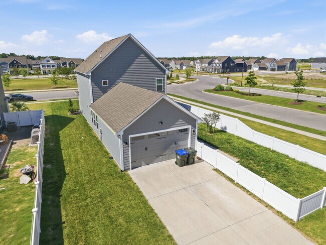 Building Photo - 101 Iris Cir