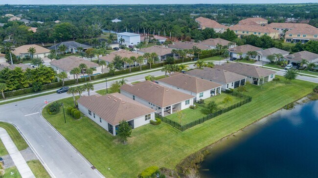 Building Photo - 7410 SW Harbor Cove Dr