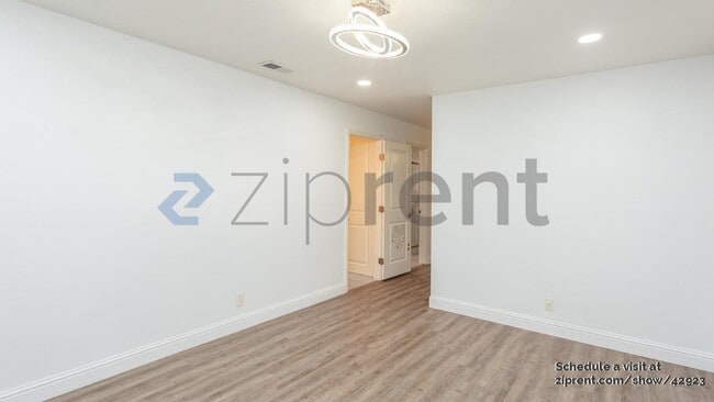Building Photo - 3226 Gardendale Dr