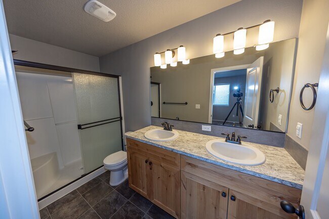 Building Photo - Three bedroom townhouse in Orchards.  - Built in 2016 - AC