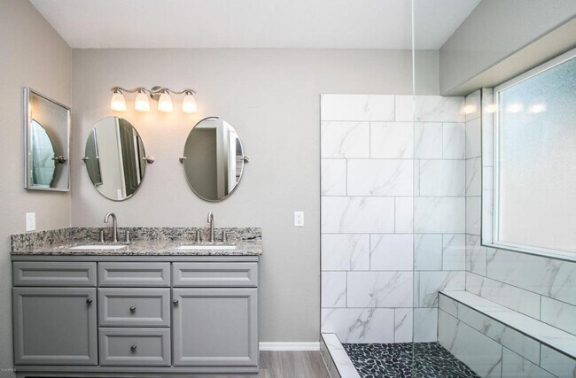 Building Photo - 3948 E Stanford Ave