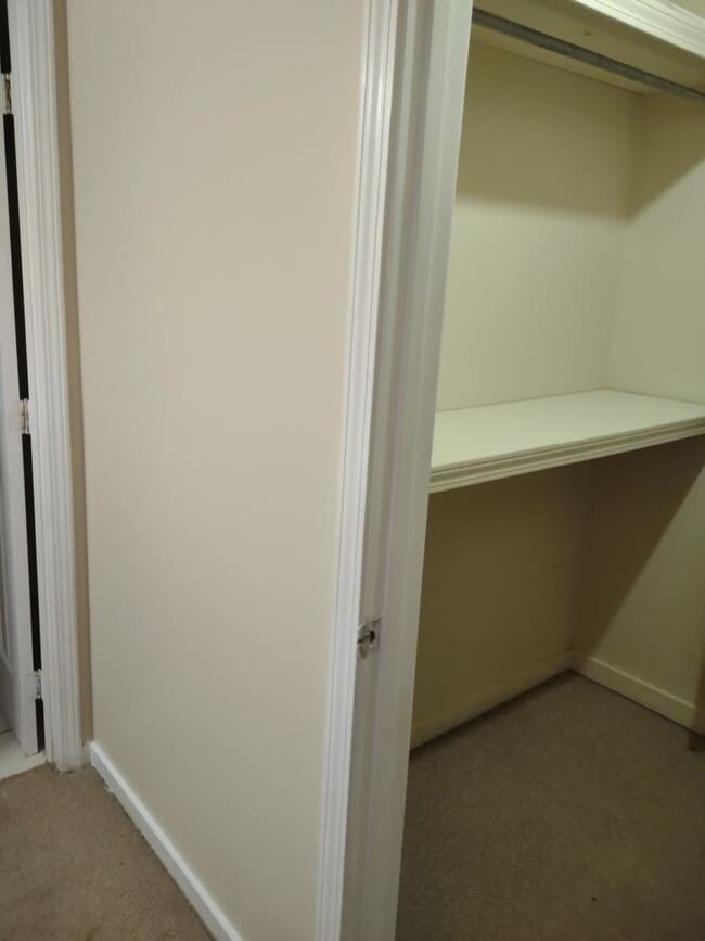 Building Photo - 524 Brentwood Dr