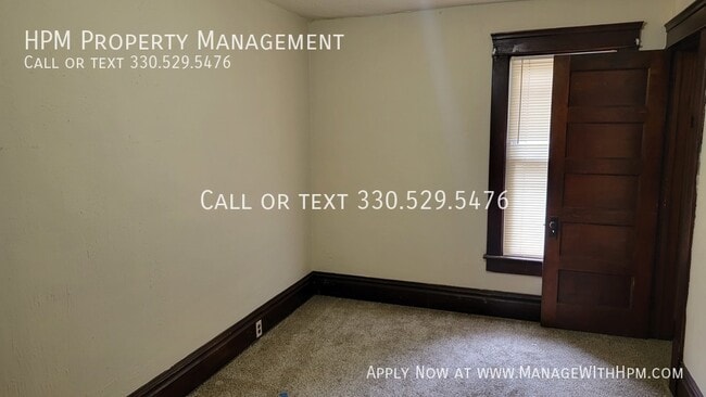 Building Photo - 551 Allyn St