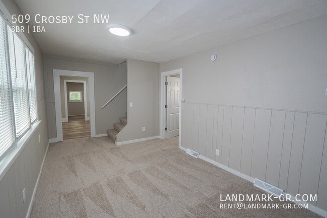 Building Photo - 509 Crosby St NW