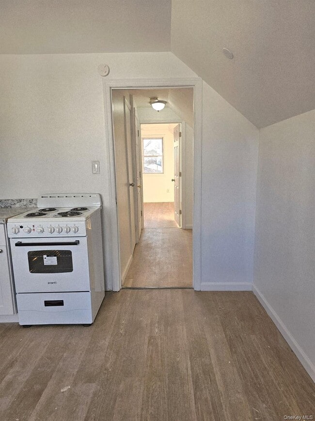 Building Photo - 7 Montgomery St