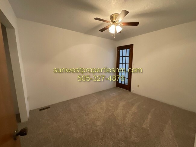 Building Photo - 3 Bedroom, 2.5 Bath 2 Story Condo