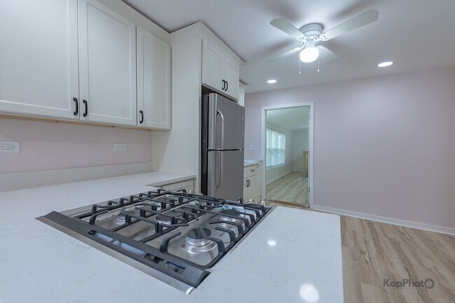 Building Photo - 2029 S Canalport Ave