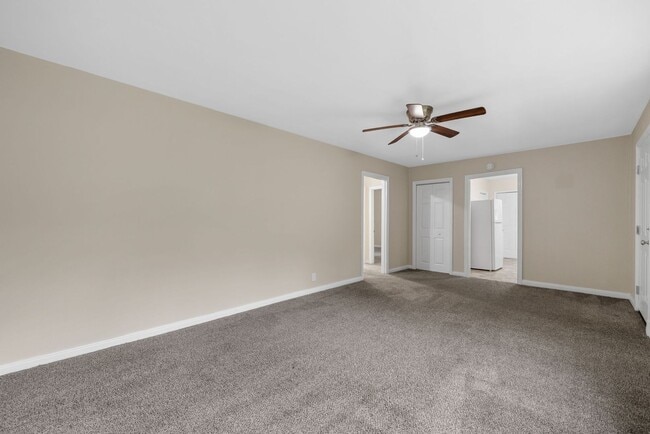 Building Photo - 2 Bedroom Home For Rent Near APSU!