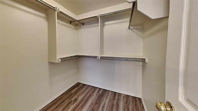 Building Photo - 2013 Cedar Meadow Ln