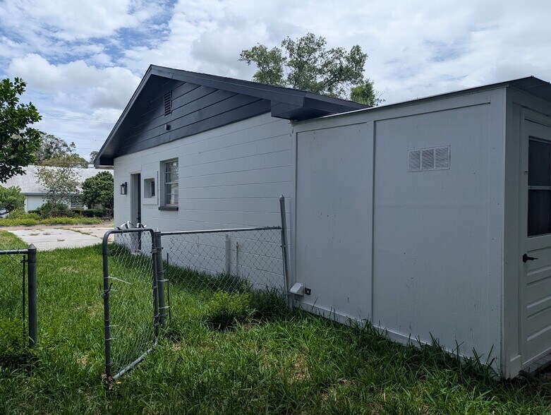 Building Photo - 10804 N 53rd St