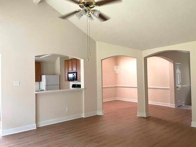 Building Photo - 14615 Wressell Dr
