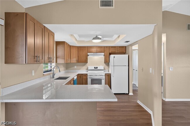 Building Photo - 718 SW 35th Terrace