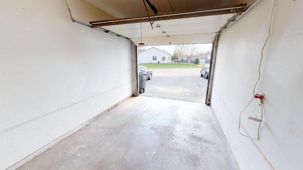 Building Photo - 303 Westbrook Drive