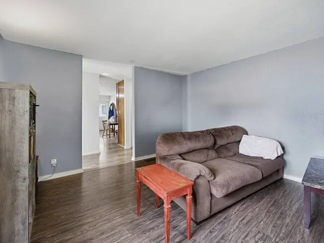 Building Photo - 2 Bed, 1 Bath Unit - Chanute KS